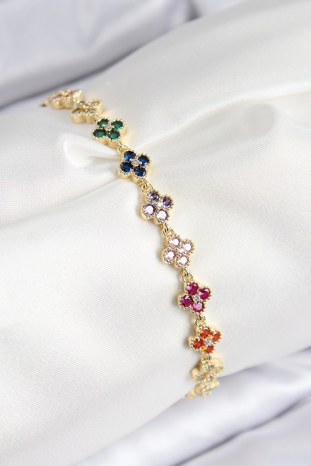 VIP Pirinç Renkli Zirkon Taşlı Yonca Model Gold Renk Kadın Bileklik-0