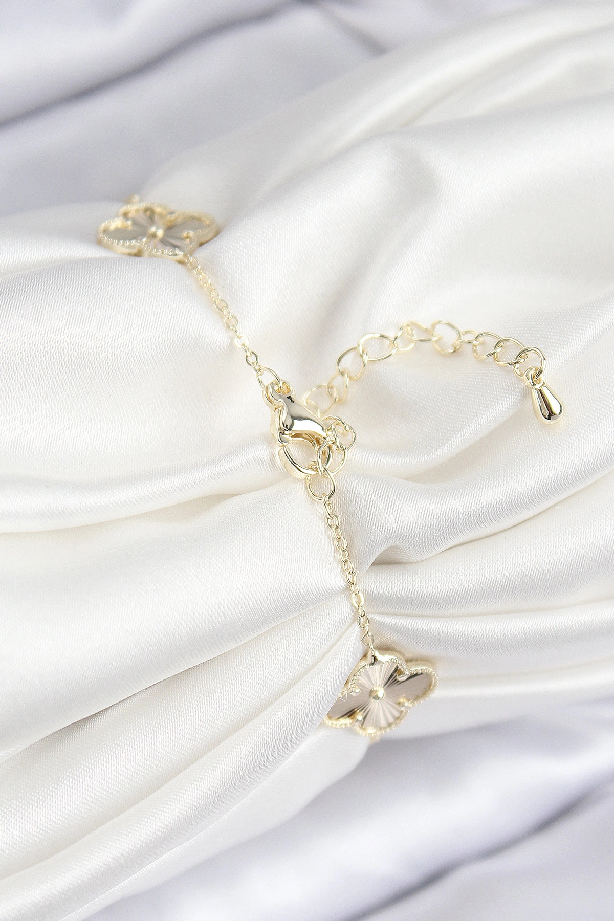 VIP Pirinç Yonca Model Gold Renk Kadın Bileklik-1