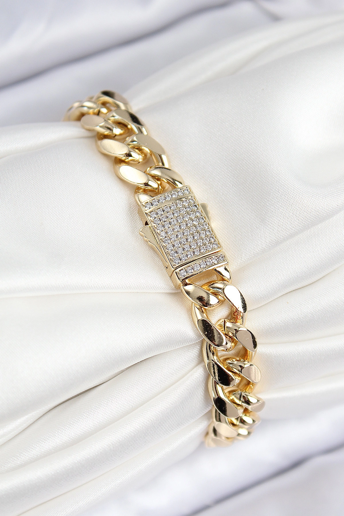 VIP Pirinç Zirkon Taşlı Cuba Model Gold Renk Kadın Bileklik-1