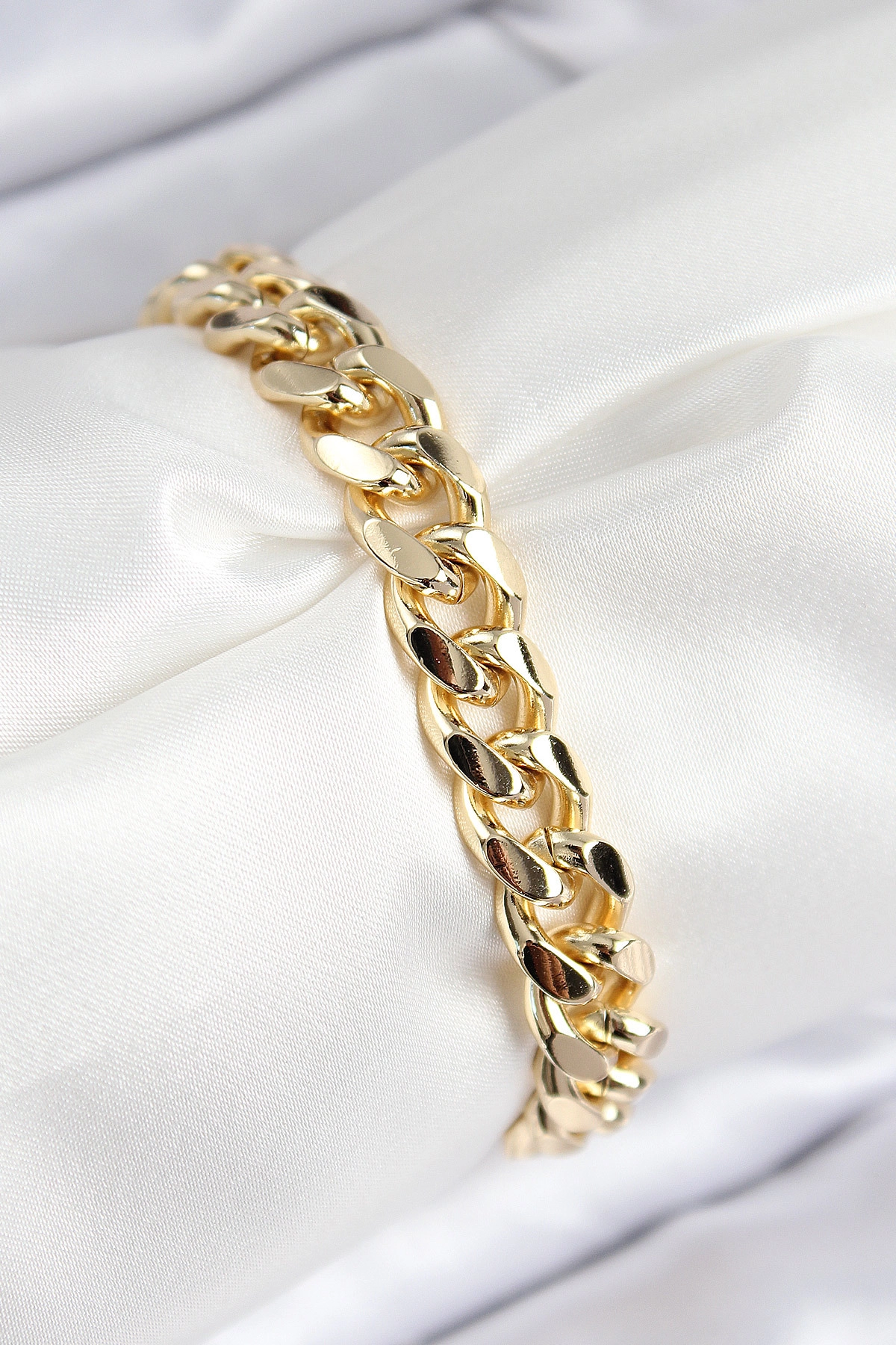 VIP Pirinç Zirkon Taşlı Klasik Zincir Model Gold Renk Kadın Bileklik-0