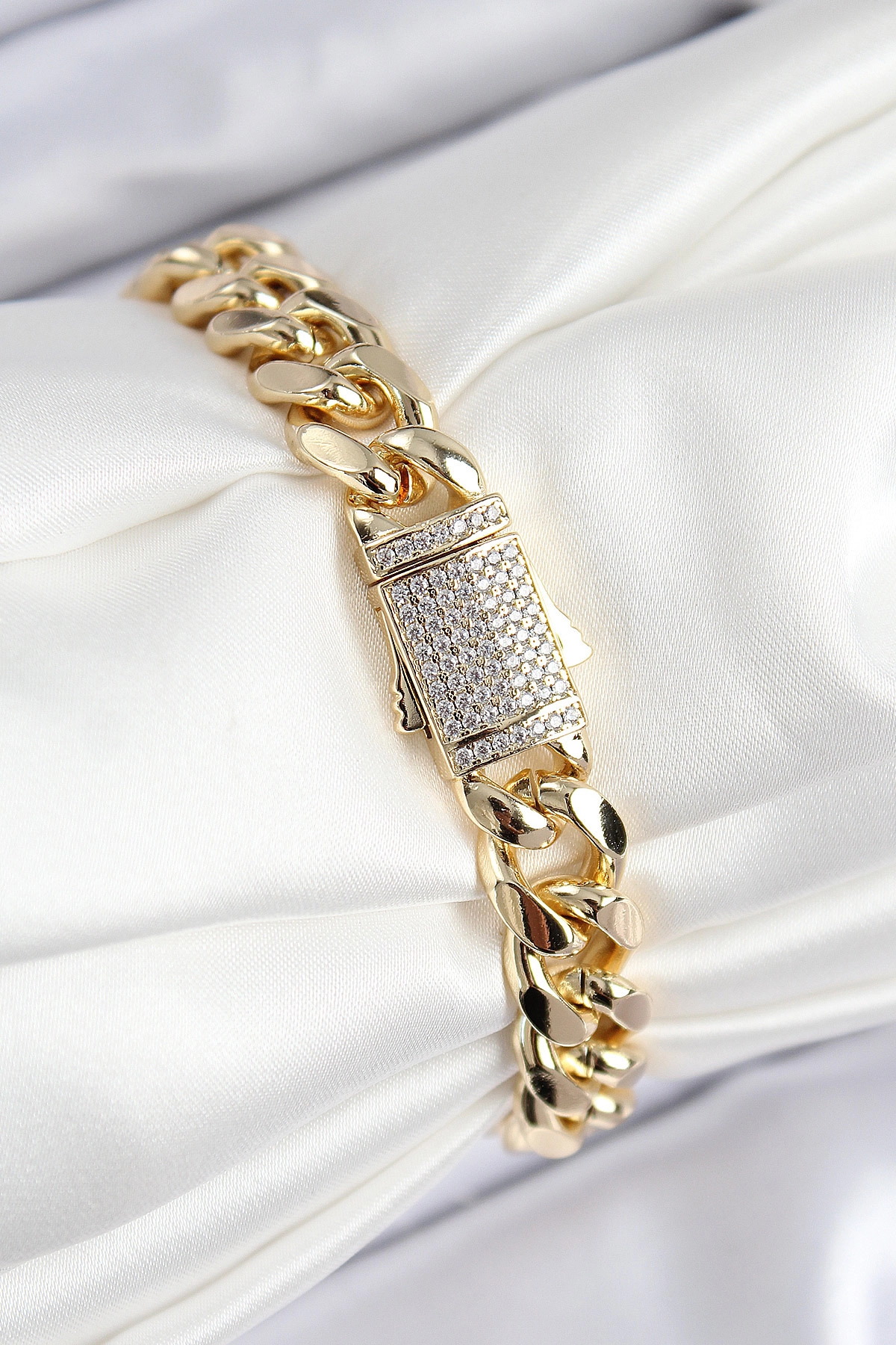 VIP Pirinç Zirkon Taşlı Klasik Zincir Model Gold Renk Kadın Bileklik-1