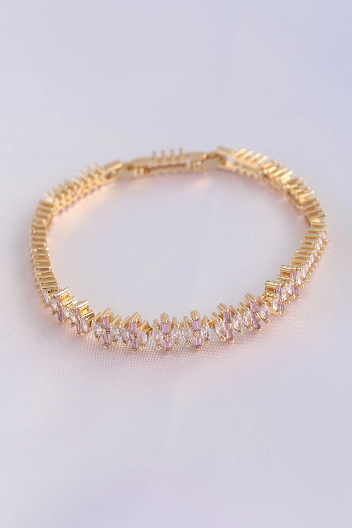 Vip Seri Pirinç Pembe Zirkon Taşlı Gold Renk Baget Model Bileklik-0