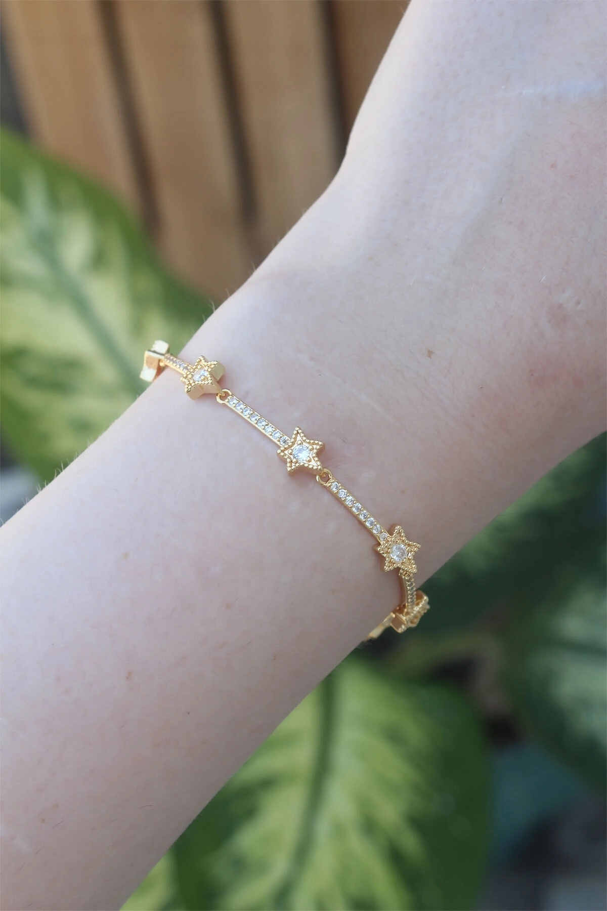 Vip Seri Pirinç Zirkon Taşlı Gold Renk Halley Model Bileklik-1