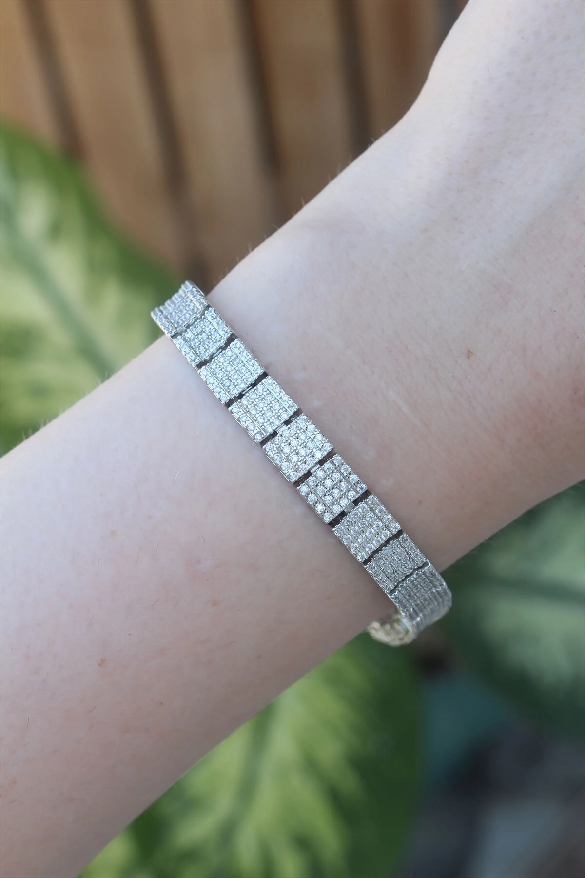 Vip Seri Pirinç Zirkon Taşlı Gümüş Renk Kare Su Yolu Model Bileklik-1