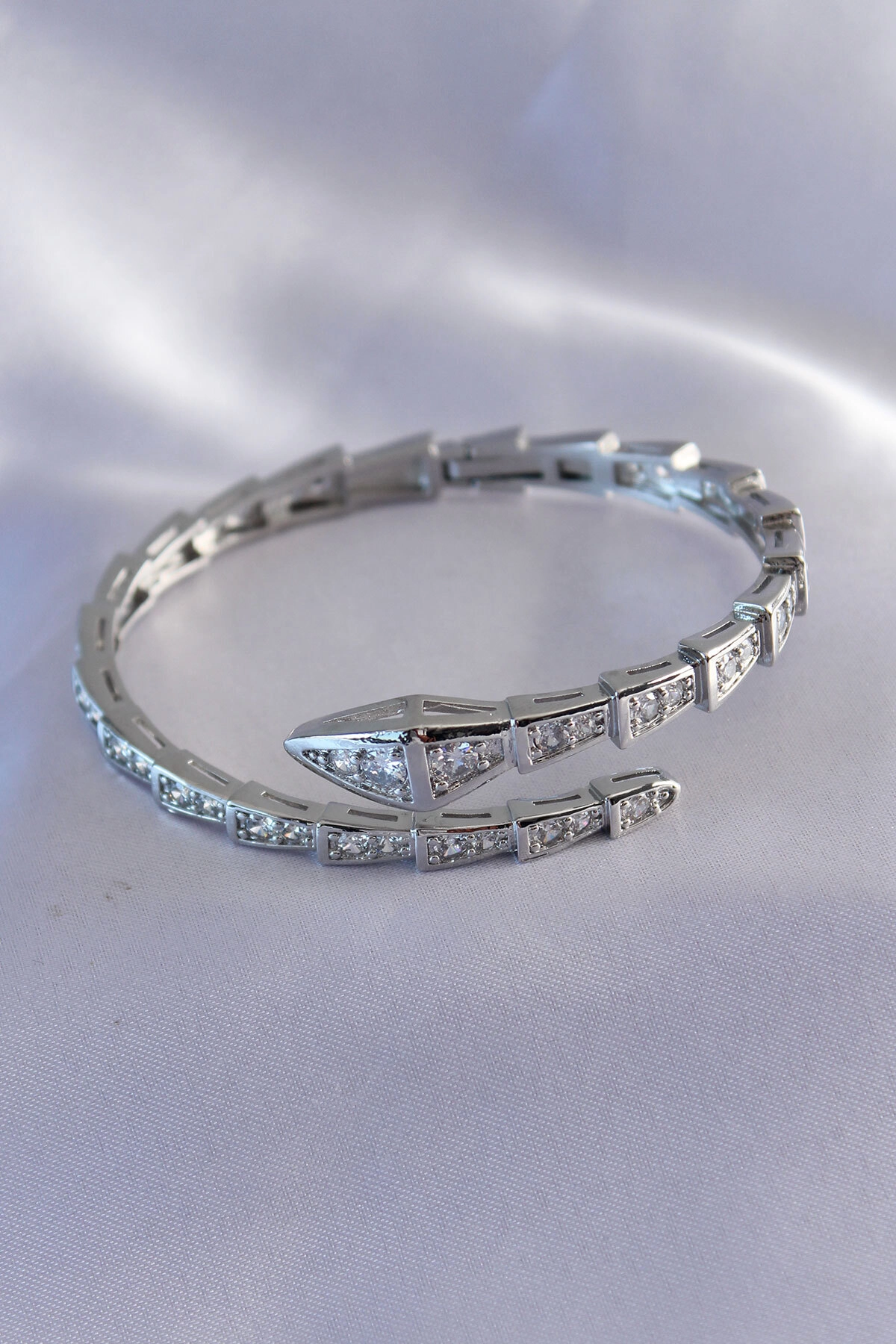 VIP Seri Yılan Model Gümüş Renk Kadın Kelepçe Bileklik-1