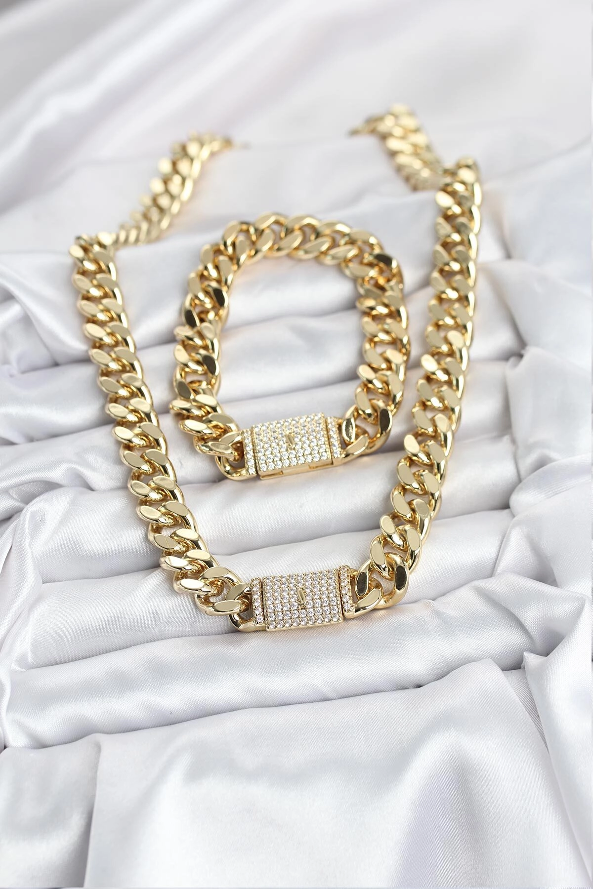 Xuping Gurmet Gold Renk Kolye ve Bileklik Seti-1