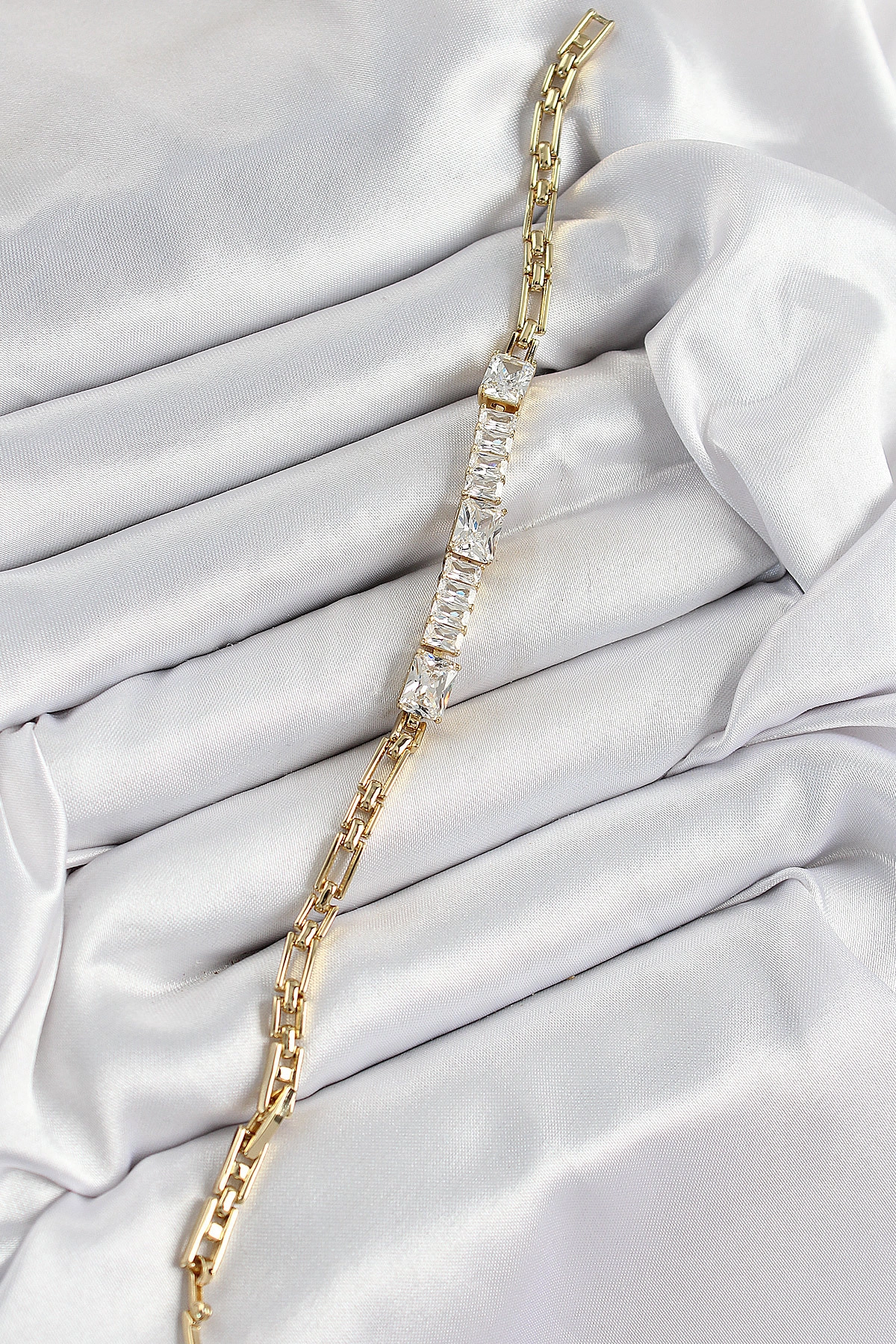 Xuping Pirinç Parçalı Su Yolu Model Gold Renk Kadın Bileklik-1