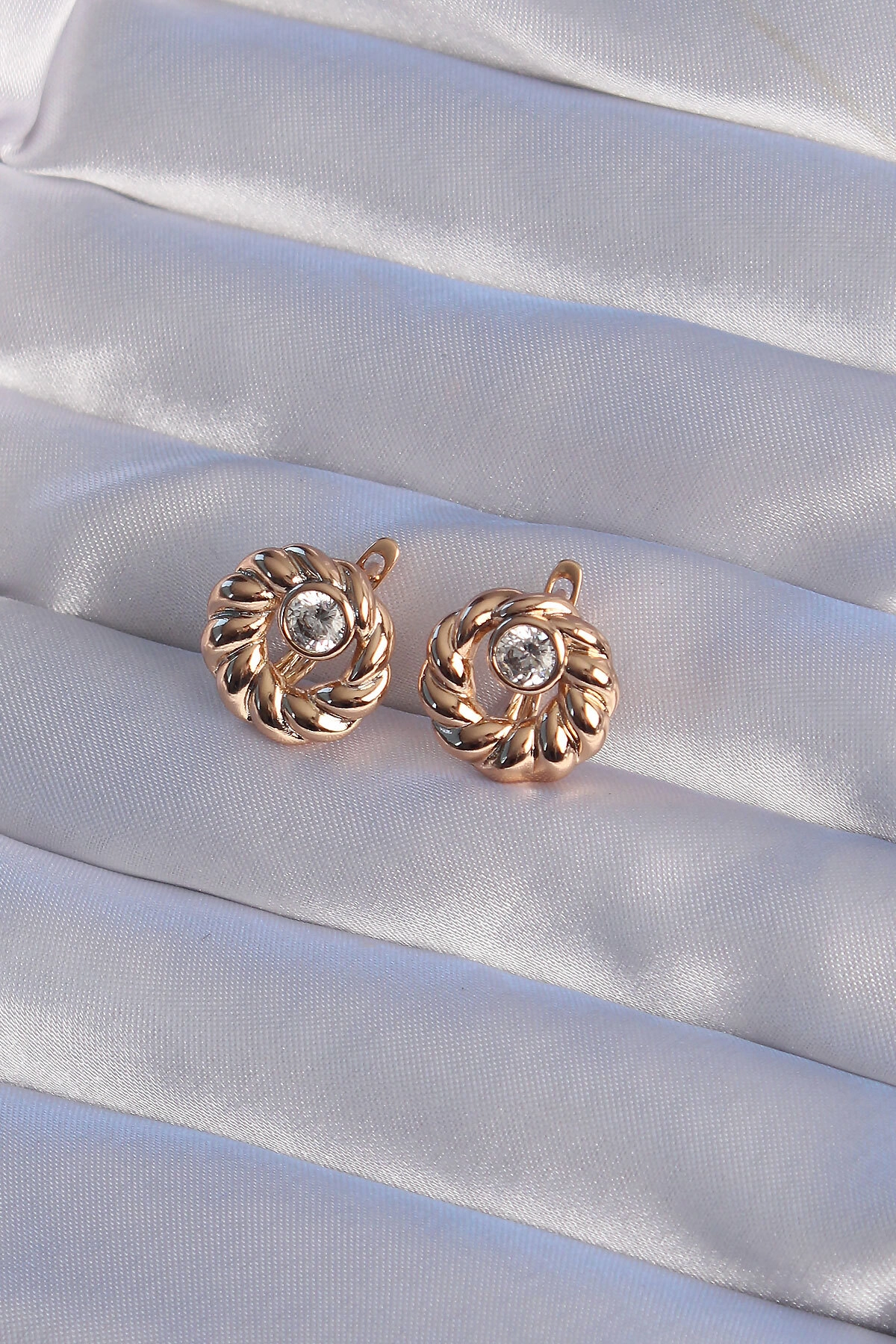 XUPİNG Rose Renk Oval Zirkon Taşlı Burgu Model Küpe-1