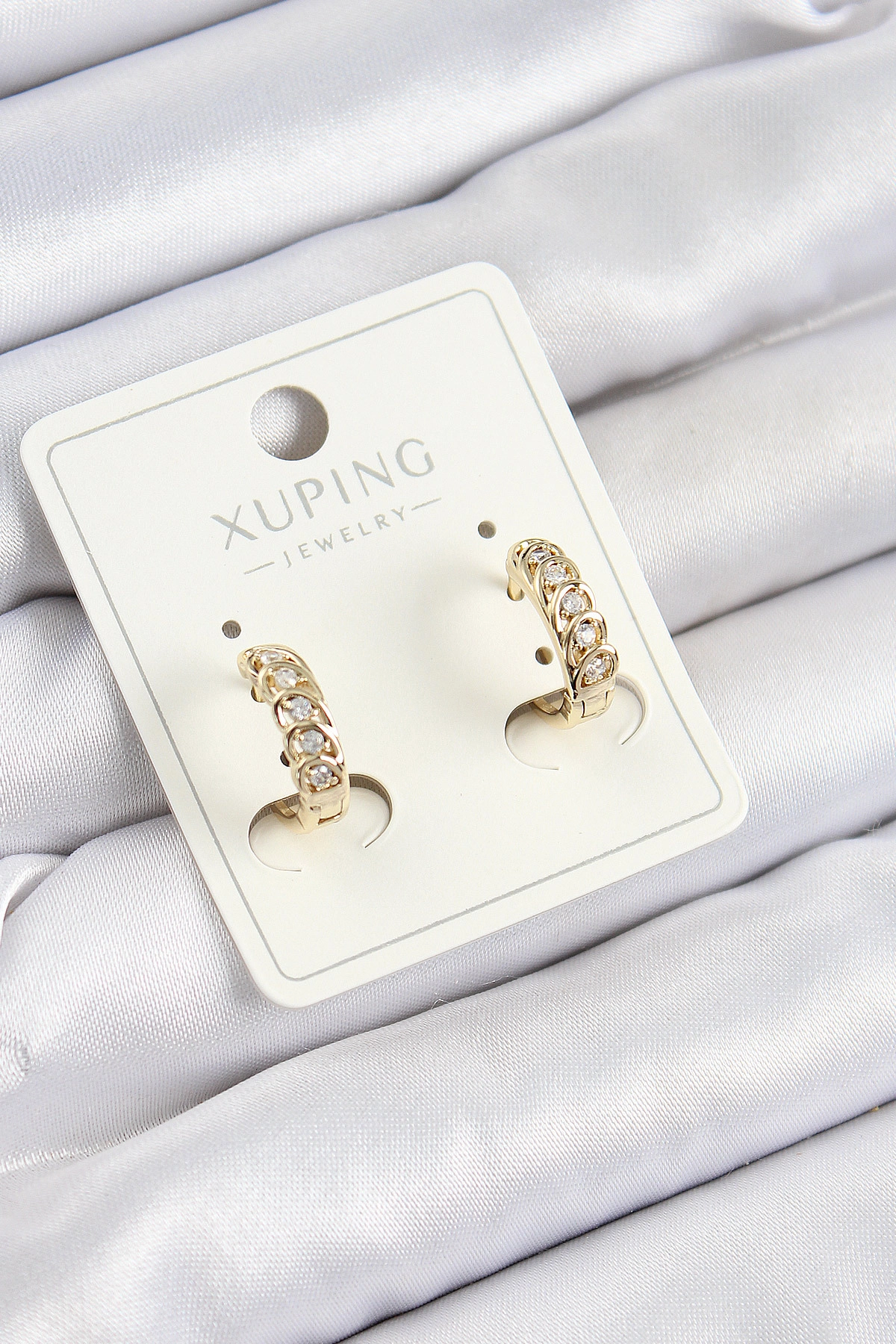 Xuping Zirkon Taşlı Ardışık Model Gold Renk Kadın Küpe-0