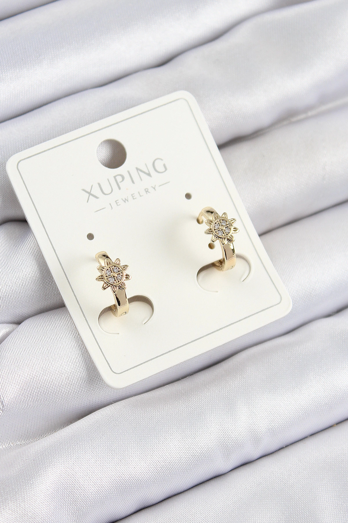 Xuping Zirkon Taşlı Çiçek Model Gold Renk Kadın Küpe-0