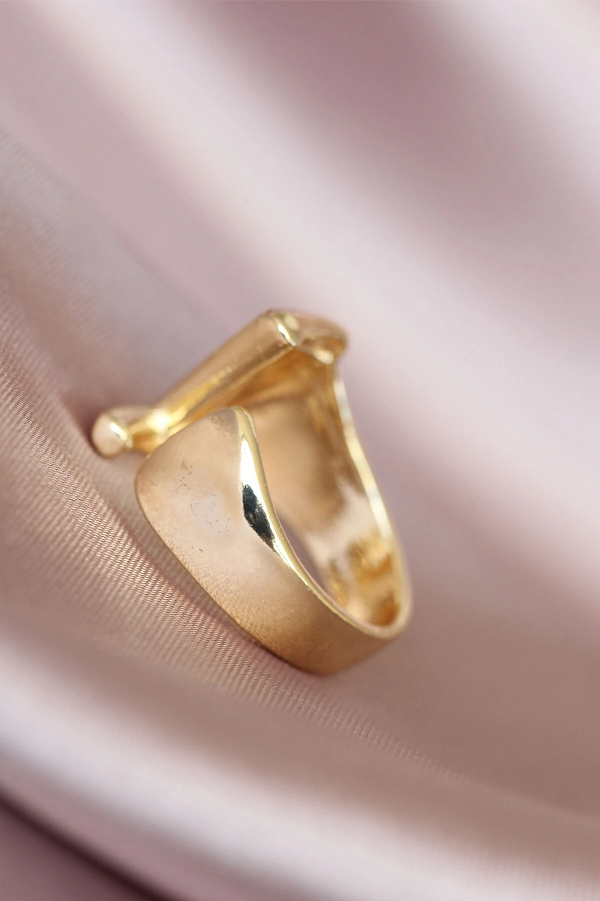 Z Harfli Altın Renk Ayarlamalı Metal Kadın Yüzük-1