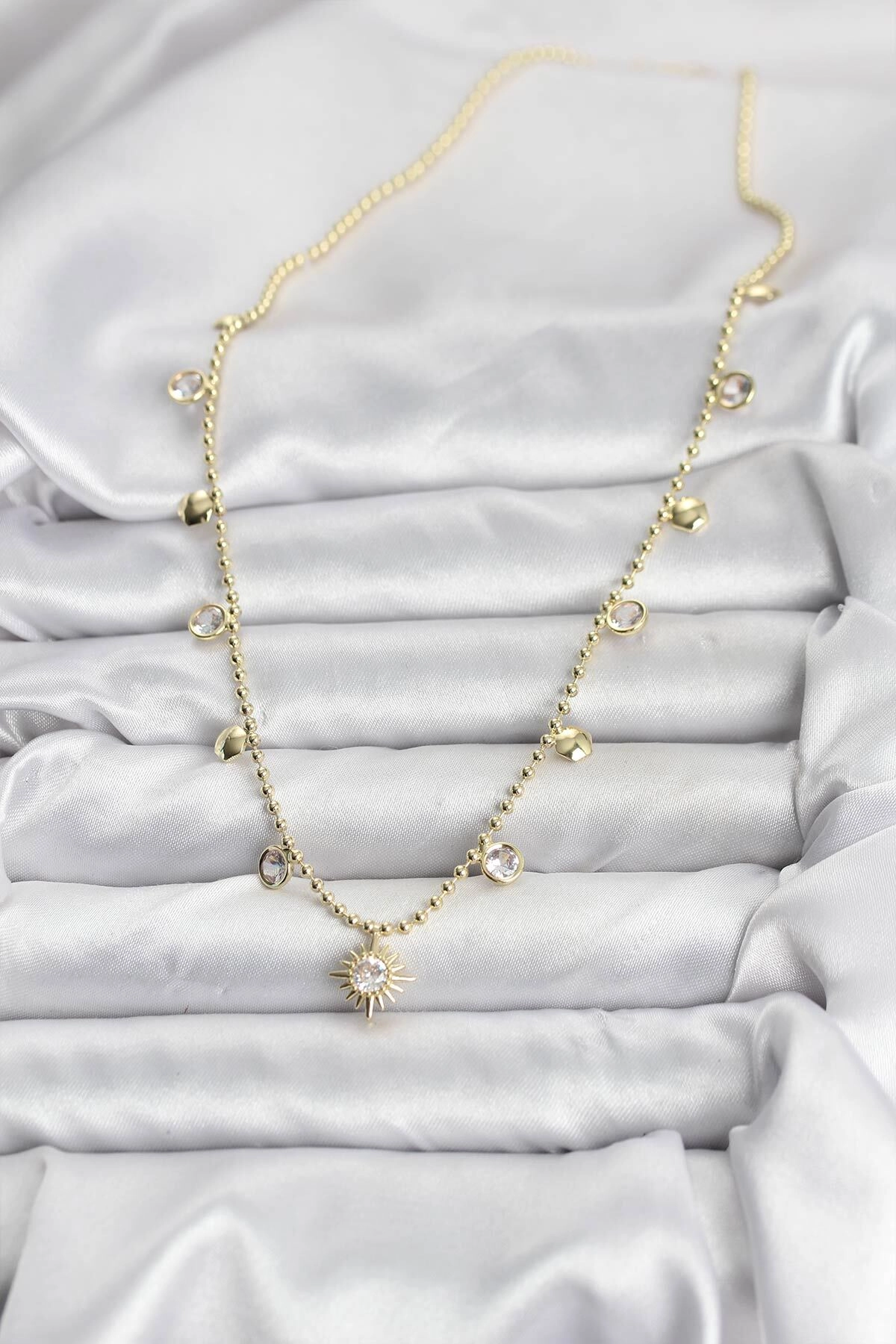 Zirkon Taşlı Kutup Yıldızı Model Pirinç Gold Renk Kadın Kolye-1