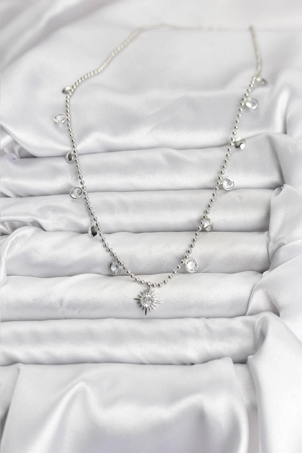 Zirkon Taşlı Kutup Yıldızı Model Pirinç Gümüş Renk Kadın Kolye-1